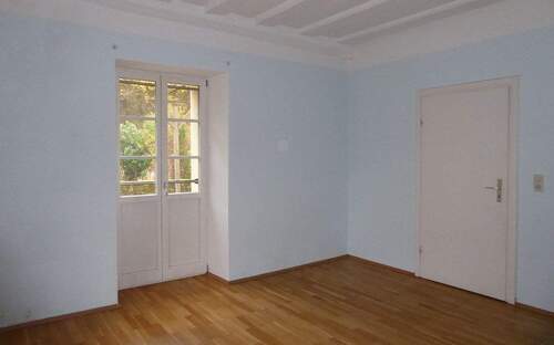 Esszimmer im Erdgeschoss mit Ausgang zur Terrasse - 