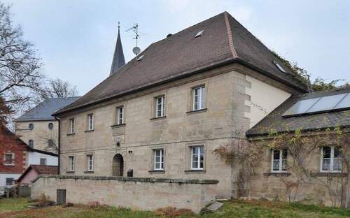 Außenansicht Eingang - 9 Zimmer Einfamilienhaus zum Kaufen in Emtmannsberg