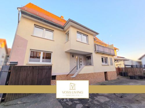 Hausansicht - Großes potentialträchtiges Haus mit Garten, Balkon, 3 KFZ Stellplätzen, Keller und Nebengebäude