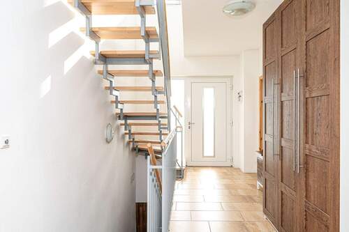 Treppenhaus - 8 Zimmer Einfamilienhaus in Berlin