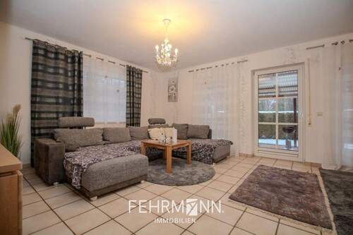 Wohn- und Esszimmer - 4 Zimmer Einfamilienhaus zum Kaufen in Papenburg / Aschendorf (Ems)