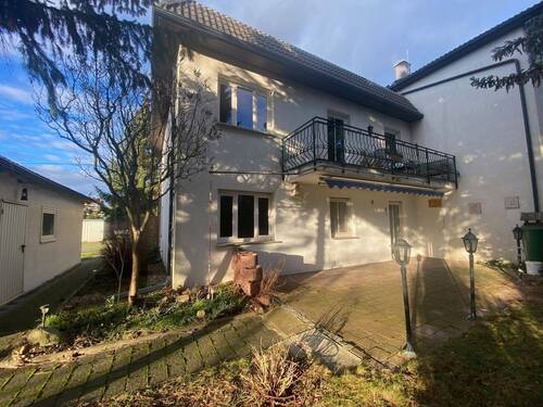 Hausansicht - 1 Zimmer Mehrfamilienhaus, Wohnhaus in Bad Dürrenberg