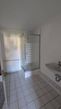 Duschbad kleine Wohnung OG - 