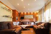 Wohnzimmer 4 - Moderne 4-Zimmer-Wohnung mit Terrasse und Stellplatz im Herzen von Feuerbach