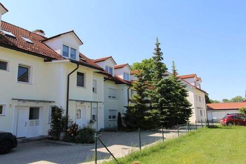 Ansicht - MGF-Group: Gut geschnittene Etagenwohnung mit Balkon.