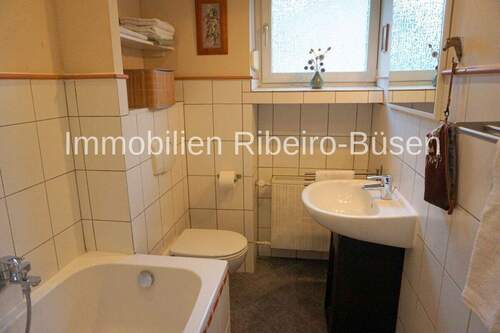 das Badezimmer im Erdgeschoss - 