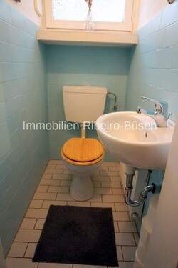 das Gäste-WC im Erdgeschoss - 