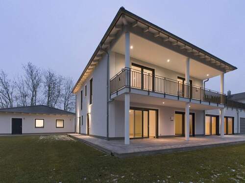 Blick auf die repräsentative Doppelhaushälfte - 