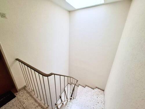 Treppenhaus - Mehrfamilienhaus, Wohnhaus mit 208,00 m&sup2; in Velbert zum Kaufen