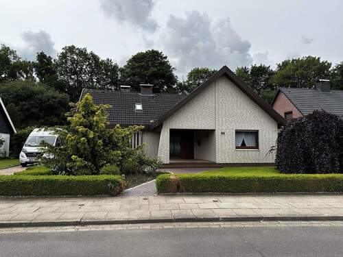 Haus Frontansicht 2 - 