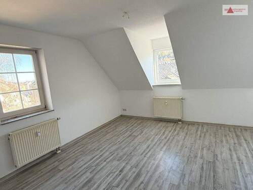 Wohnzimmer - Erstbezug nach Renovierung - gemütliche 4-Raum-Dachgeschosswohnung in Annaberg-Buchholz!!