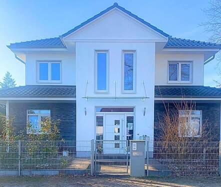 Titelbild I - 7 Zimmer Einfamilienhaus zum Kaufen in Falkensee