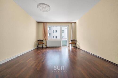 WOHNZIMMER - 2 Zimmer Etagenwohnung in Frankfurt am Main