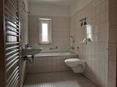 05 Badezimmer - 