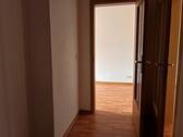 01 Flur (5) - 2 Zimmer Etagenwohnung zur Miete in Zwickau