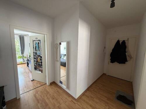 L-förmiger Flur - 2 Zimmer Etagenwohnung in Hamburg