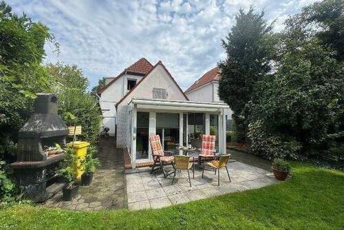 Ansicht aus dem Garten - 6 Zimmer Einfamilienhaus zum Kaufen in Wilhelmshaven