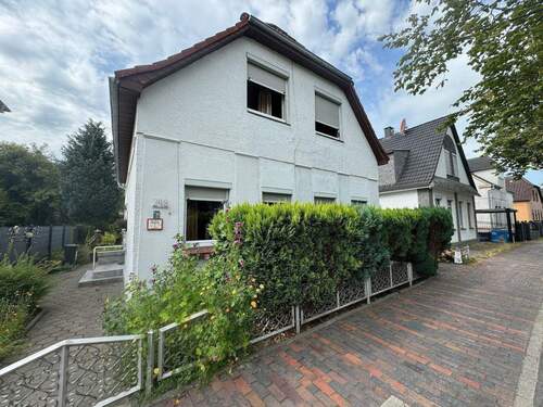 Vorderansicht - 6 Zimmer Einfamilienhaus in Wilhelmshaven