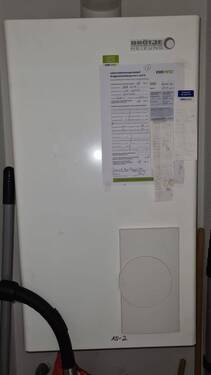 Gas-Brennwert-Thermenheizung mit Warmwasserbereitung - 