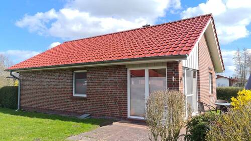 Rückansicht mit Terrasse - 