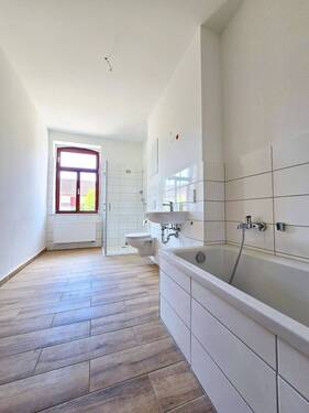 Badezimmer - Etagenwohnung mit 74,10 m&sup2; in Petersberg zur Miete