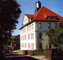 2-Raum-Wohnung mit Stellplatz! - 285,00&nbsp;EUR Kaltmiete, ca.&nbsp; 56,00&nbsp;m&sup2;&nbsp;Wohnfl&auml;che in Mülsen (PLZ: 08132) Mülsen St Jacob