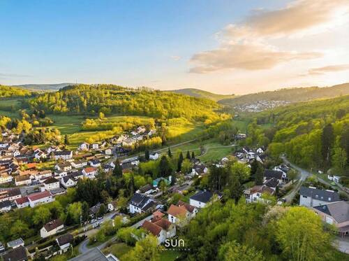 PANORAMABLICK IN DEN TAUNUS - 6 Zimmer Doppelhaushälfte zum Kaufen in Schmitten