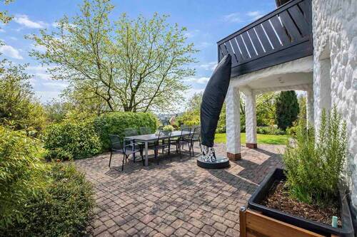 Terrasse - 7 Zimmer Einfamilienhaus zum Kaufen in Hosenfeld