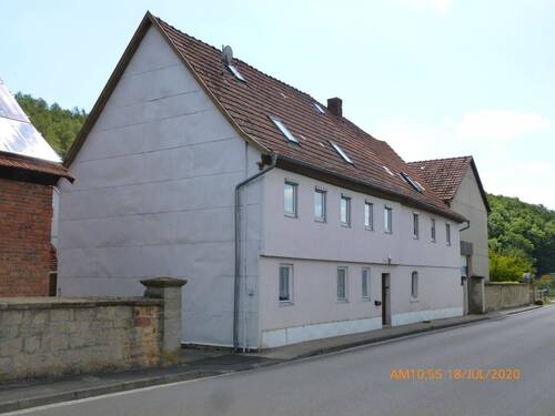 Haus von vorne - Haus mit Innenhof , Scheune , Werkstatt,Teilsaniert