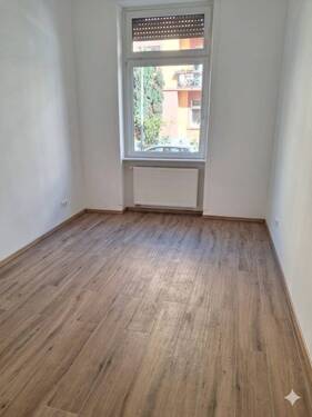 Wohnzimmer - 2 Zimmer Etagenwohnung zur Miete in Frankfurt am Main