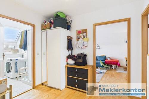 Diele - Etagenwohnung mit 73,00 m² in Neubrandenburg zum Kaufen