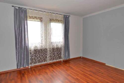 Schlafzimmer - Obergeschoss - Fenster Richtung Garten - 