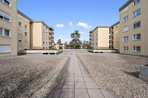 Eingang Wohnanlage - Etagenwohnung mit 91,00 m&sup2; in Weingarten zum Kaufen