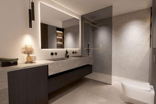 Großes Badezimmer. - 