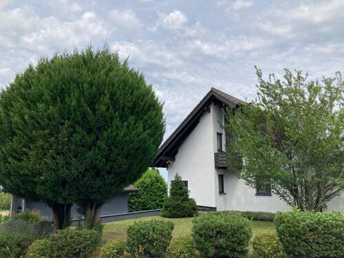 Willkommen zu Hause - Freistehendes Einfamilienhaus mit Weitblick und außergewöhnlichem Wohnkomfort!