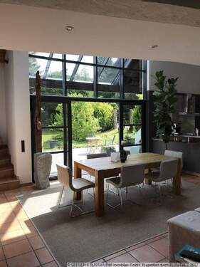 Blick Essen in den Garten - 6 Zimmer Einfamilienhaus in Bad Herrenalb