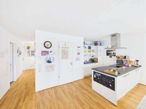 offene, moderne Küche - 4 Zimmer Etagenwohnung zum Kaufen in Wiesbaden
