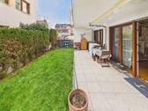 Gartenbereich und Terrasse - 