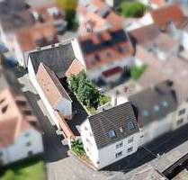 ERBENHEIM: GROSSZÜGIGES ANWESEN MIT SCHEUNE IN RUHIGER ZENTRUMSLAGE - Wiesbaden