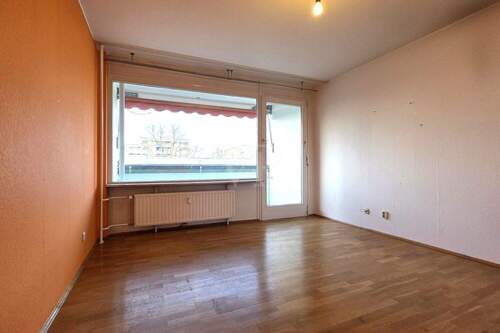 Wohnzimmer - 2 Zimmer Etagenwohnung zum Kaufen in Laatzen