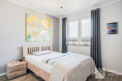 Großzügiges Schlafzimmer - 