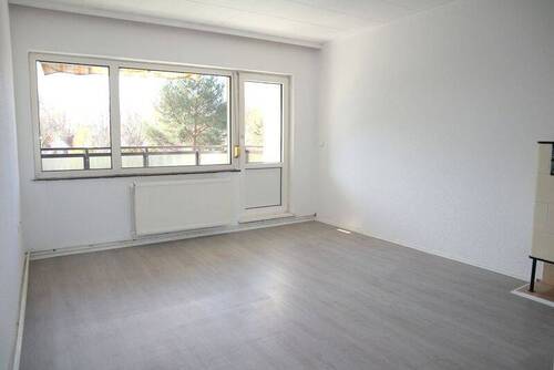Helles Wohn- / Esszimmer - 