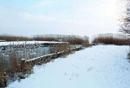 angrenzender Stichhafen - 