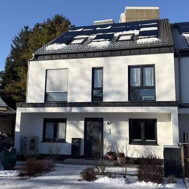 Hausansicht - 6 Zimmer Reihenendhaus zum Kaufen in Heusenstamm