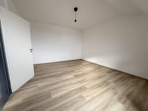 Schlafzimmer weitere Ansicht - 2 Zimmer Etagenwohnung in Düsseldorf