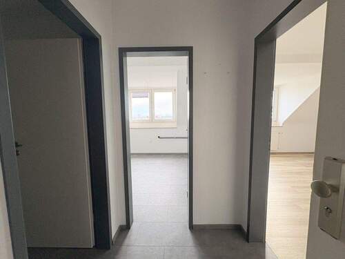 Diele - Etagenwohnung mit 60,00 m&sup2; in Düsseldorf zur Miete