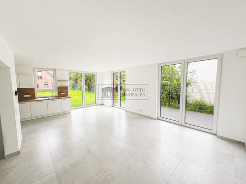 Wohn und Essbereich - 4 Zimmer Mehrfamilienhaus, Wohnhaus zum Kaufen in Hamburg