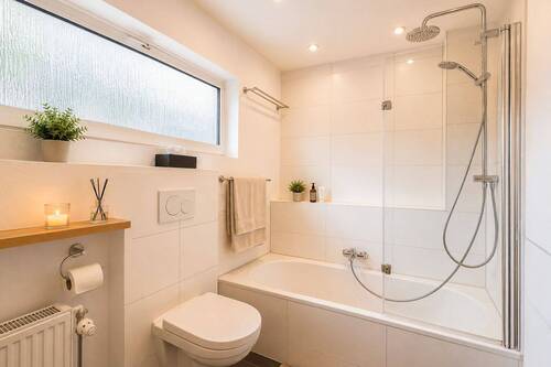 Badezimmer 1. OG - 