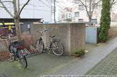 Fahrradstellplätze und Mülltonnen - 