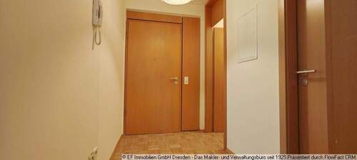 Flur (1) - 2 Zimmer Etagenwohnung zur Miete in Dresden